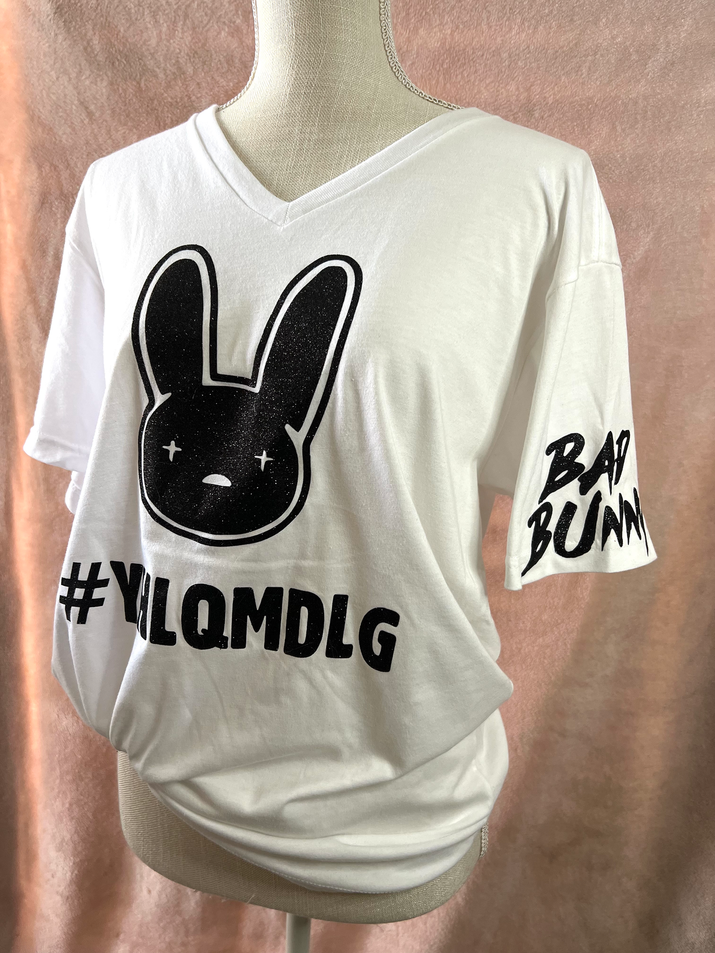 Bad Bunny Shirt, Bad Bunny T-Shirt, Bad Bunny, Bad Bunny Short Sleeve Shirt, Camisa de Bad Bunny, Playera de Bad Bunny, YHLQMDLG