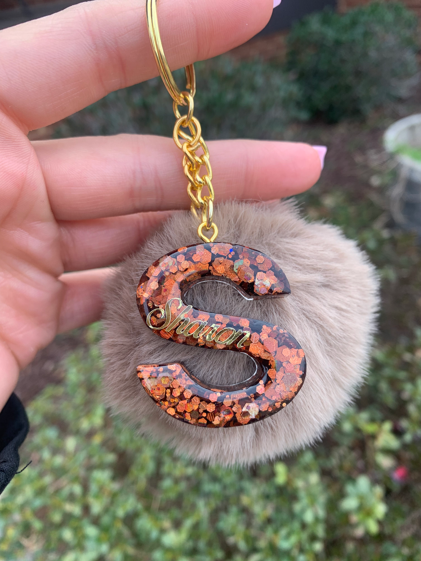 Personalized Resin Keychain, Custom Keychain, Personalized Gift,Kids backpack initial accessory, llaveros personalizados, llaveros